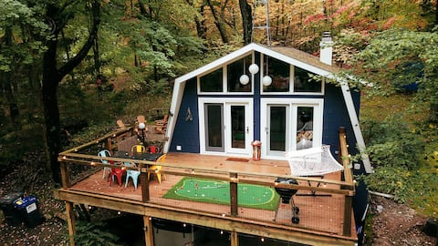 Nature Getaway - Escape Room, Speakeasy & Hot Tub