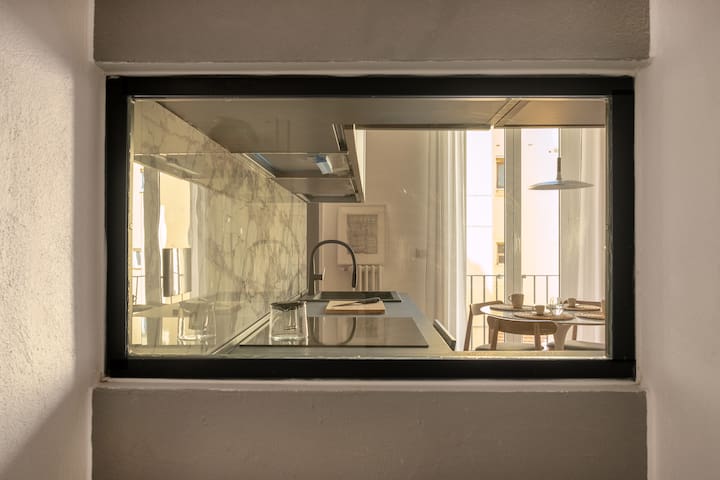 In the heart of Rome- opera design apartment gallery image 3