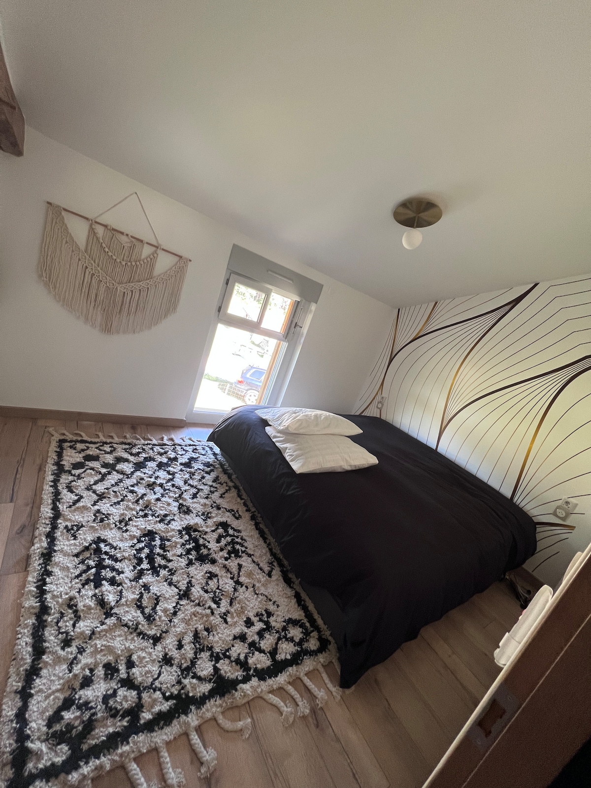 Slaapkamer 4 in brand
Tweepersoonsbed 180
of 2 eenpersoonsbedden 90