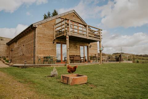 Huntercrook Lodge, near Hadrian’s Wall & Hot Tub