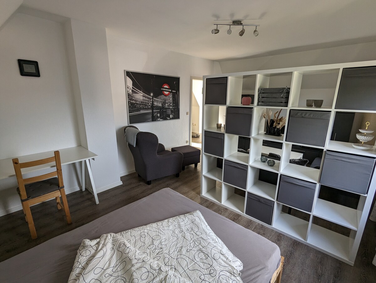 Sebule / Chumba cha Kulala