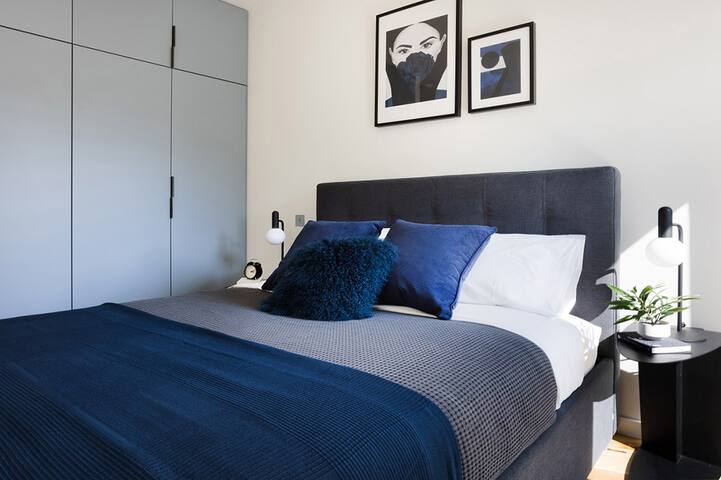 *Modern* and Stylish 2 Bedroom near London Bridge gallery image 2
