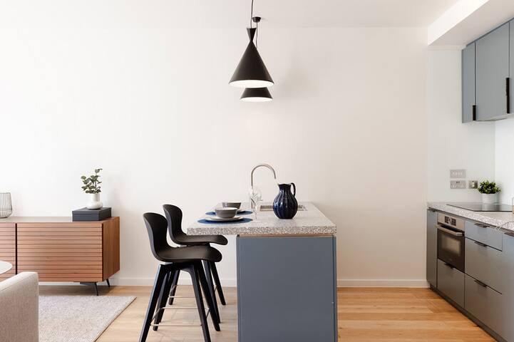 *Modern* and Stylish 2 Bedroom near London Bridge gallery image 3