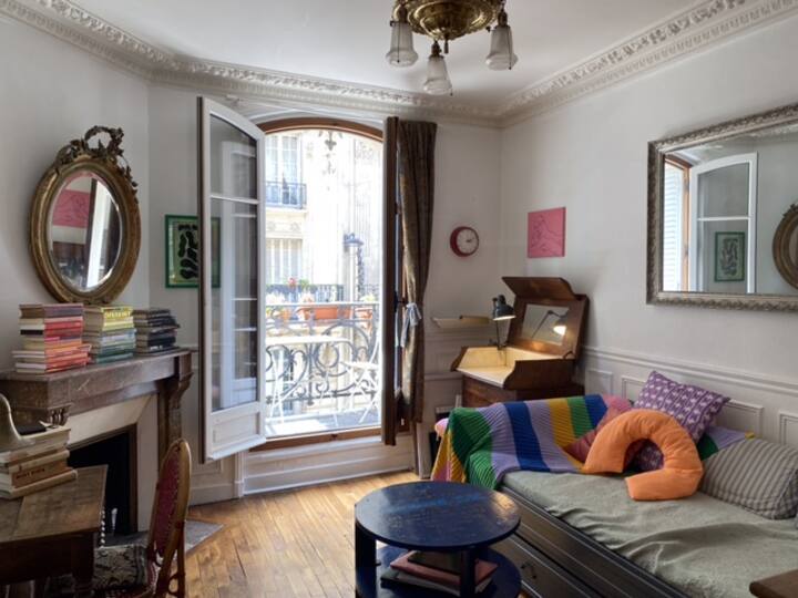 Montmartre Luxury Artist Haven Apartments for Rent in Paris, Îlede