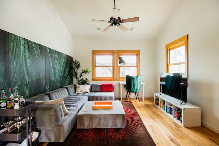 Secluded & Central Hyde Park Casita | Porch | Wifi - Austin, TX