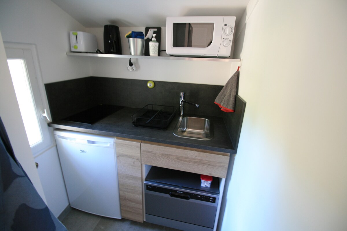 Successful Airbnb property: "La Picholine" Calm & Relaxation L'Isle sur Sorgue in L'isle Sur La Sorgue