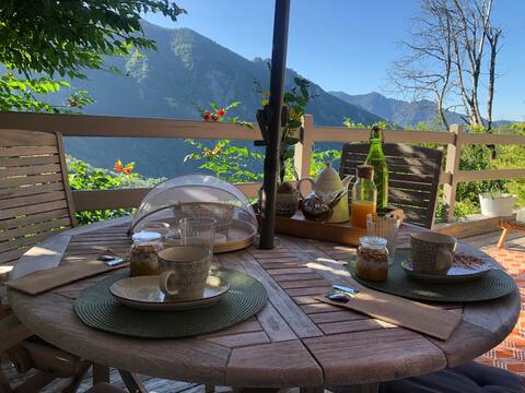 Room and breakfast at the inhabitant
