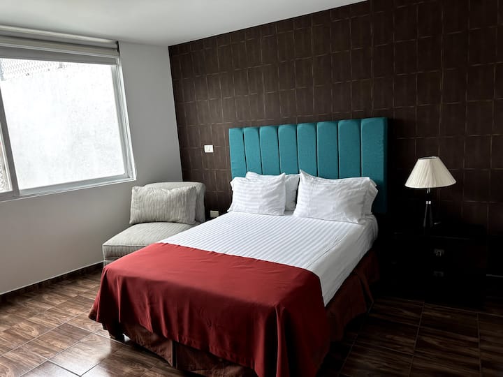 Krevat dopio "Queen" në dhomën e gjumit