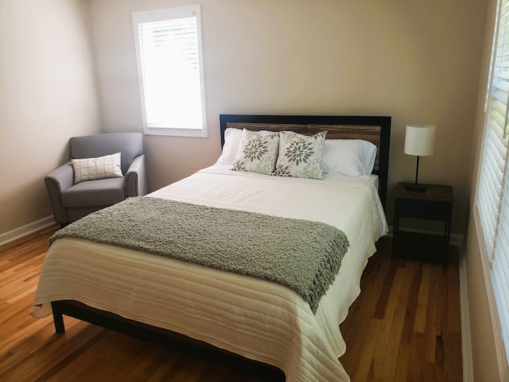 Спалня 2:  двойно легло и обща баня