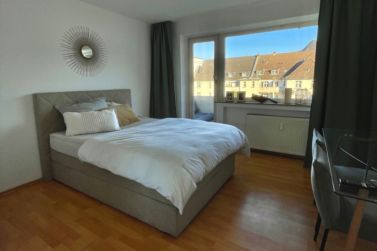 Successful Airbnb property: Central apartment with balcony in beautiful Flingern in Flingern Nord