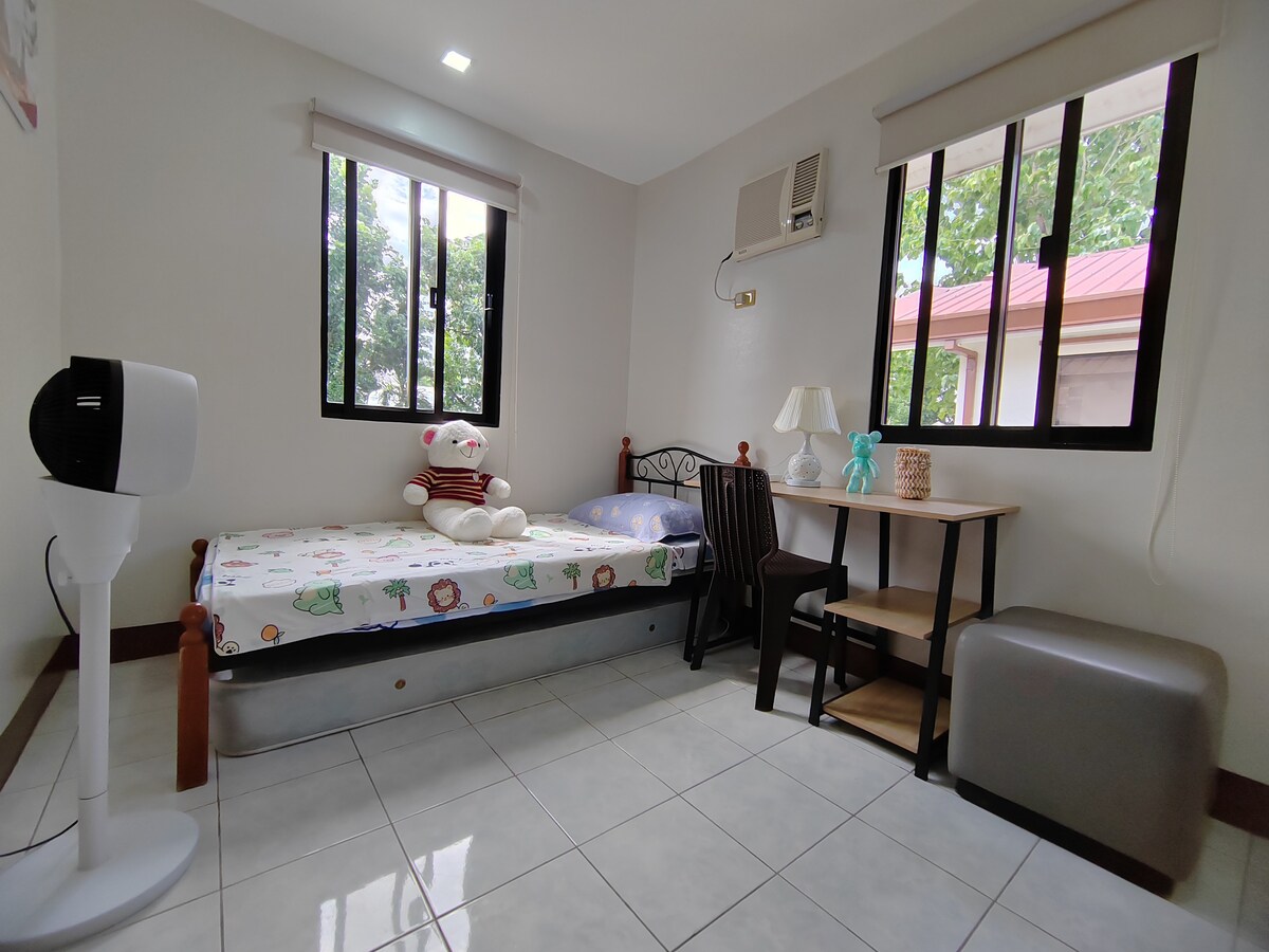 single room Casa Loreto near Ayala Houses for Rent in Cebu City
