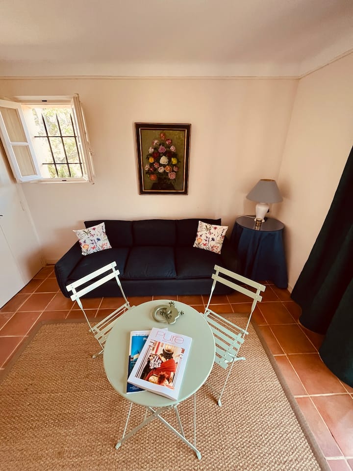 Ambienti i dhomës së gjumit