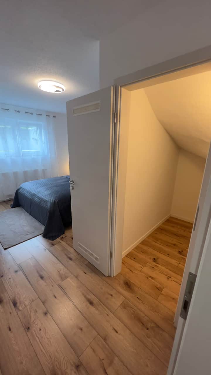 Дополнително складирање за складирање на багаж итн.
