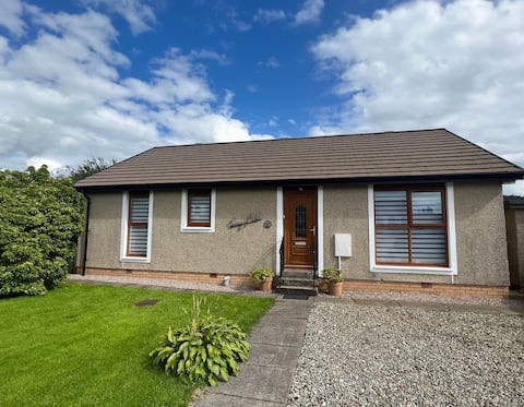 Craig Add -WiFi, private garden and  king  beds