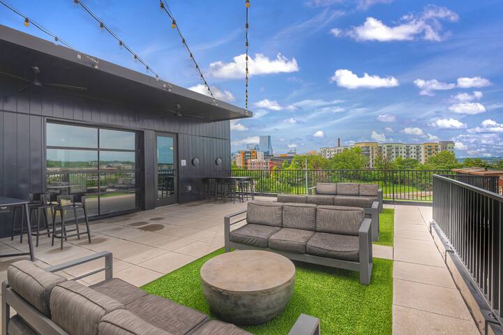 Luxury Downtown | Walk to Broadway | Comfort Beds gallery image 2