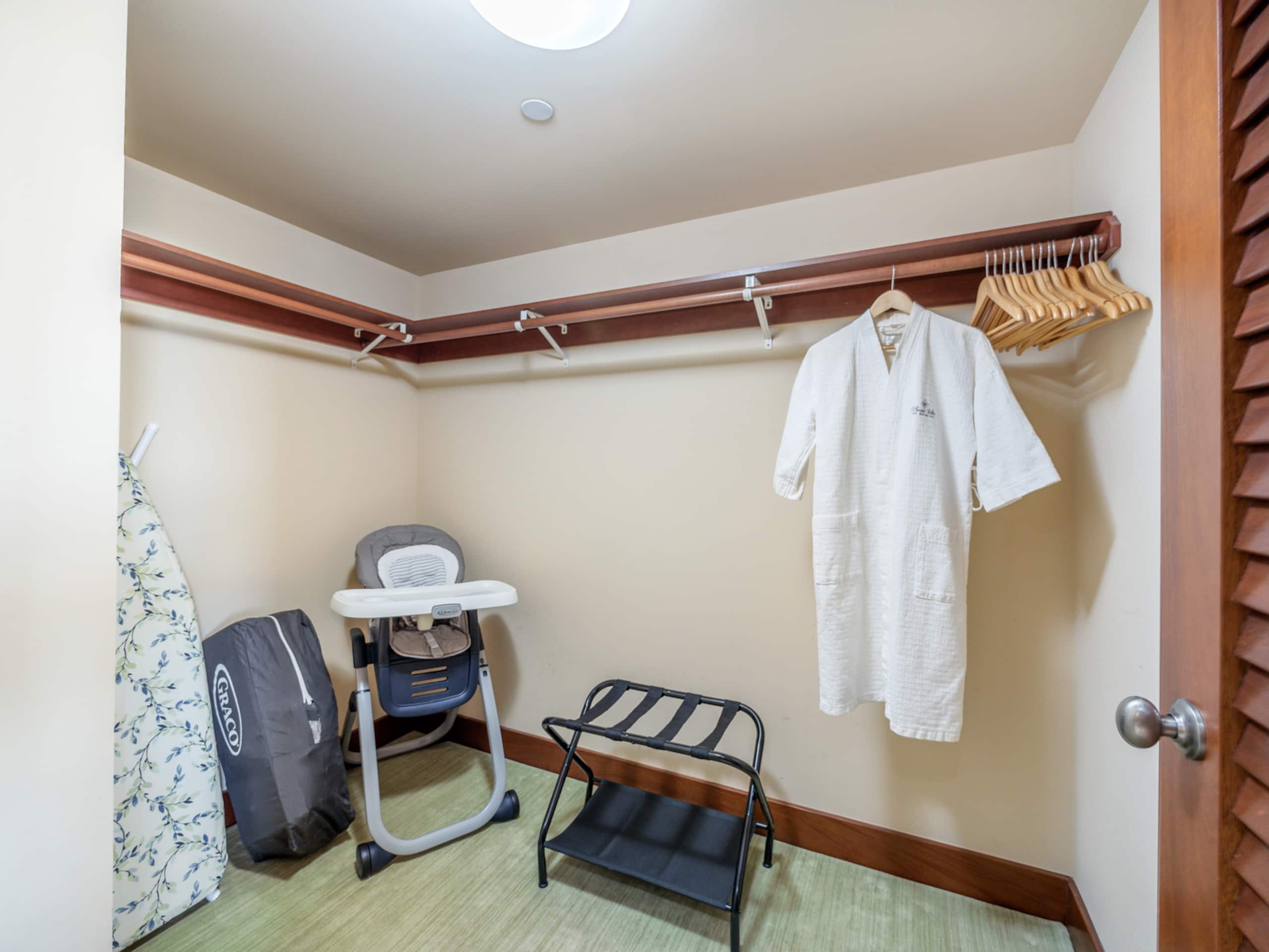 Hale Pikake O-406 a spacious and comfortable Gem - Image 40