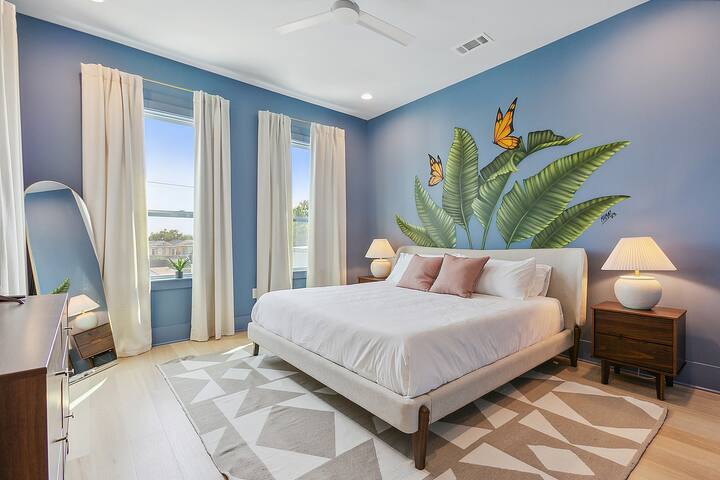 Trendy Oasis with Heated Pool, Grill – Near FQ gallery image 3