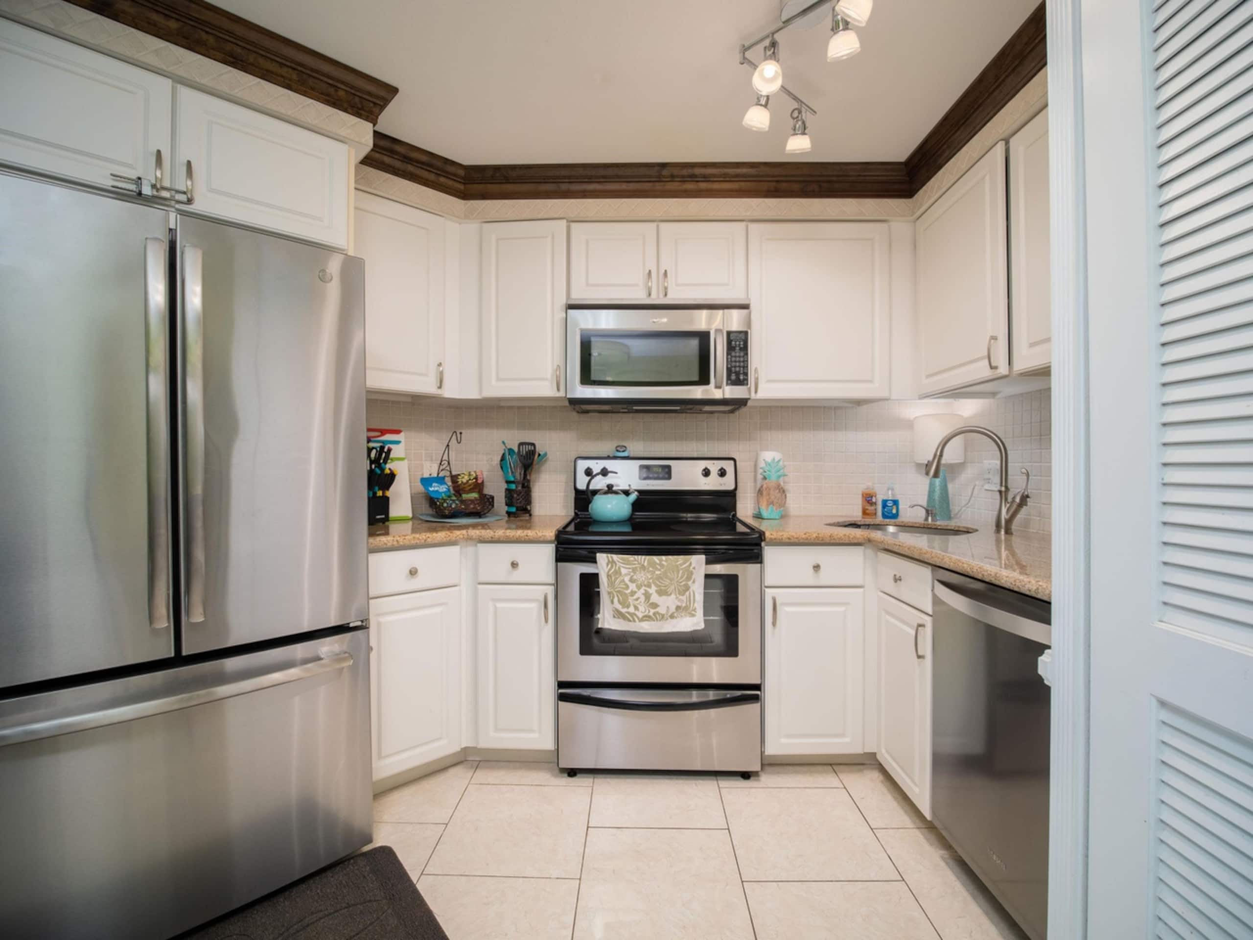 Condo in Kihei · ★4.98 · 1 bedroom · 2 beds · 1 bath - Image 11