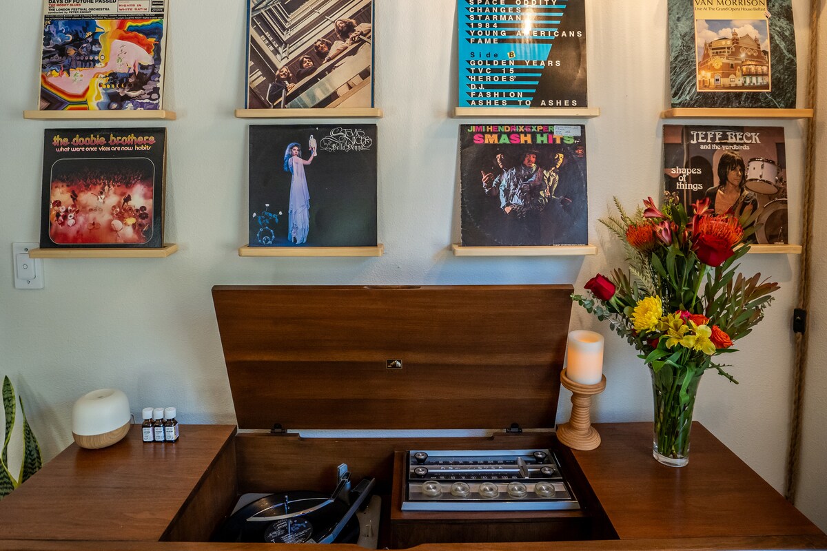 Cozy Austin Stay • Perfect for Couples or up to 6