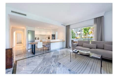 Popular Airbnb listing: Dama de Noche. Pool & Near Puerto Banús in Marbella