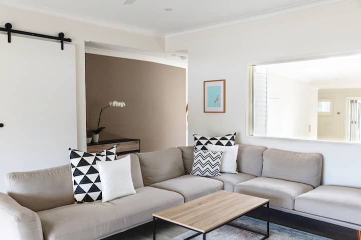Curl Curl Beach House - Family Oasis With Pool - Sydney