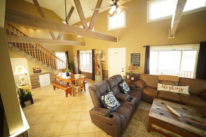 Take It Easy Cabin W/pool & Dock - Joe Wheeler State Park, Rogersville