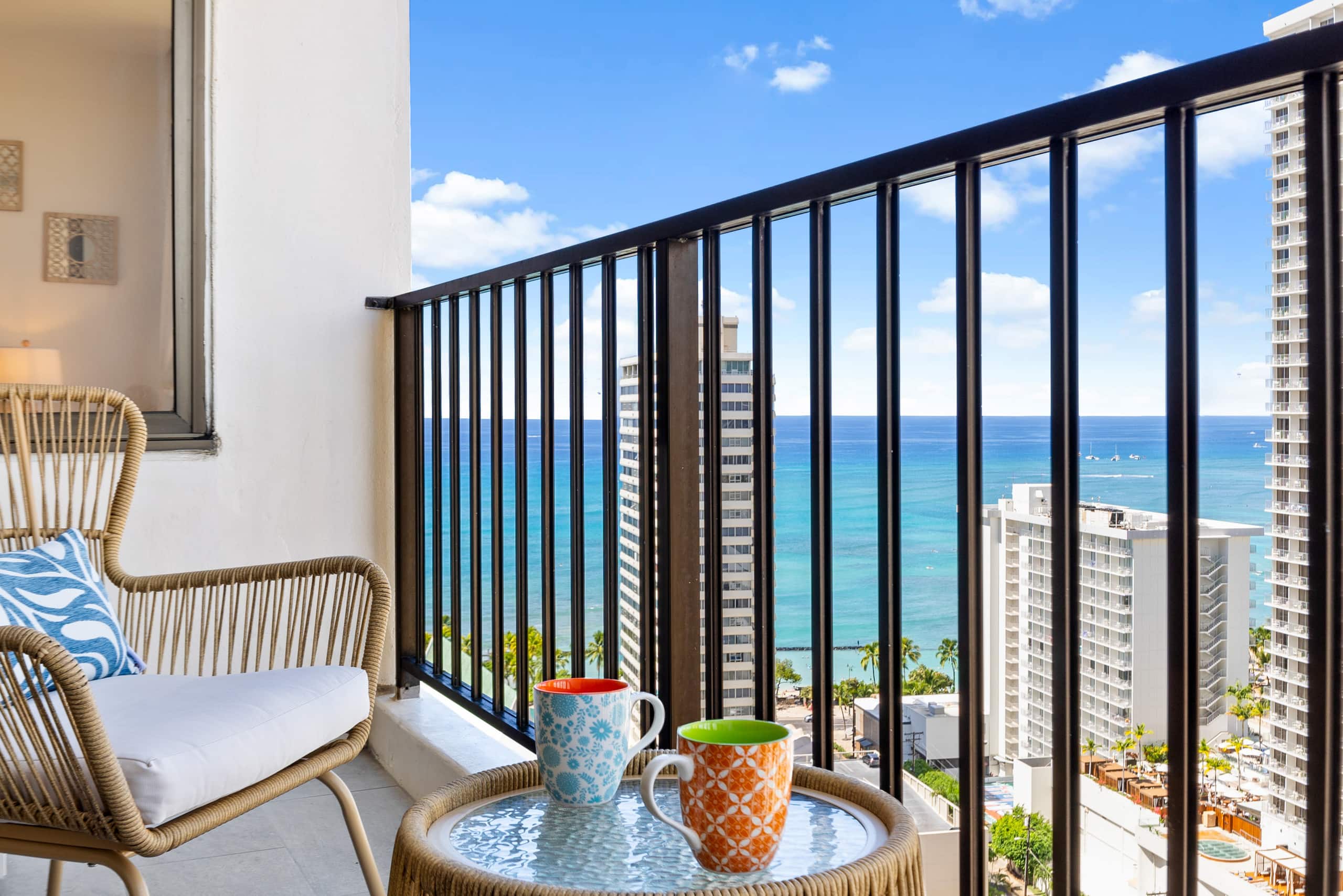 Condo in Honolulu · ★4.9 · 1 bedroom · 2 beds · 1 private bath - Image 36