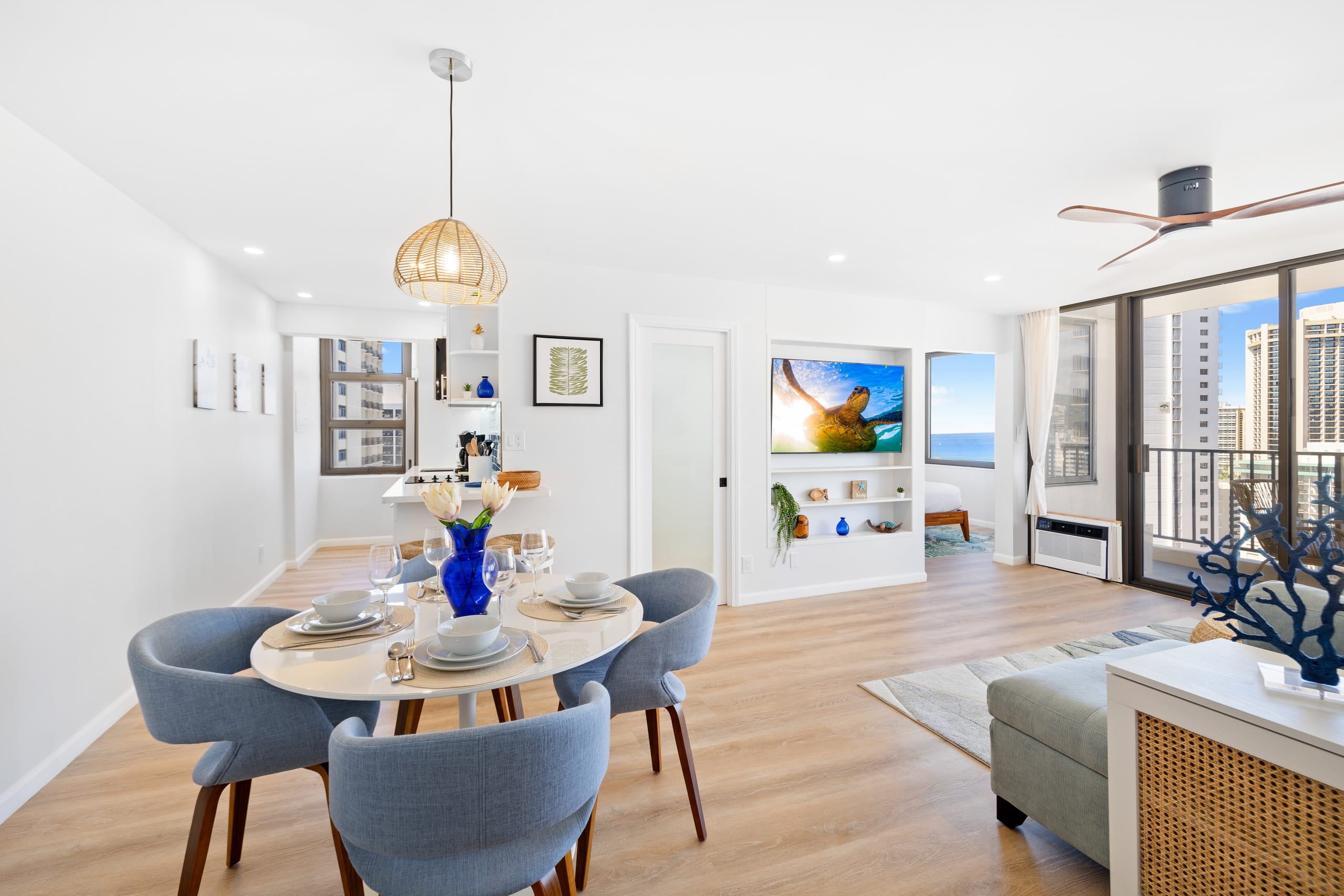 Condo in Honolulu · ★4.9 · 1 bedroom · 2 beds · 1 private bath - Image 23