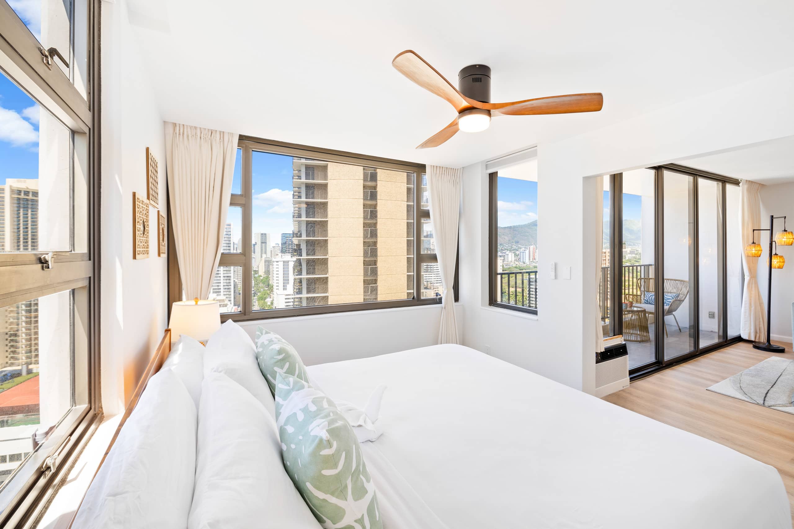 Condo in Honolulu · ★4.9 · 1 bedroom · 2 beds · 1 private bath - Image 26
