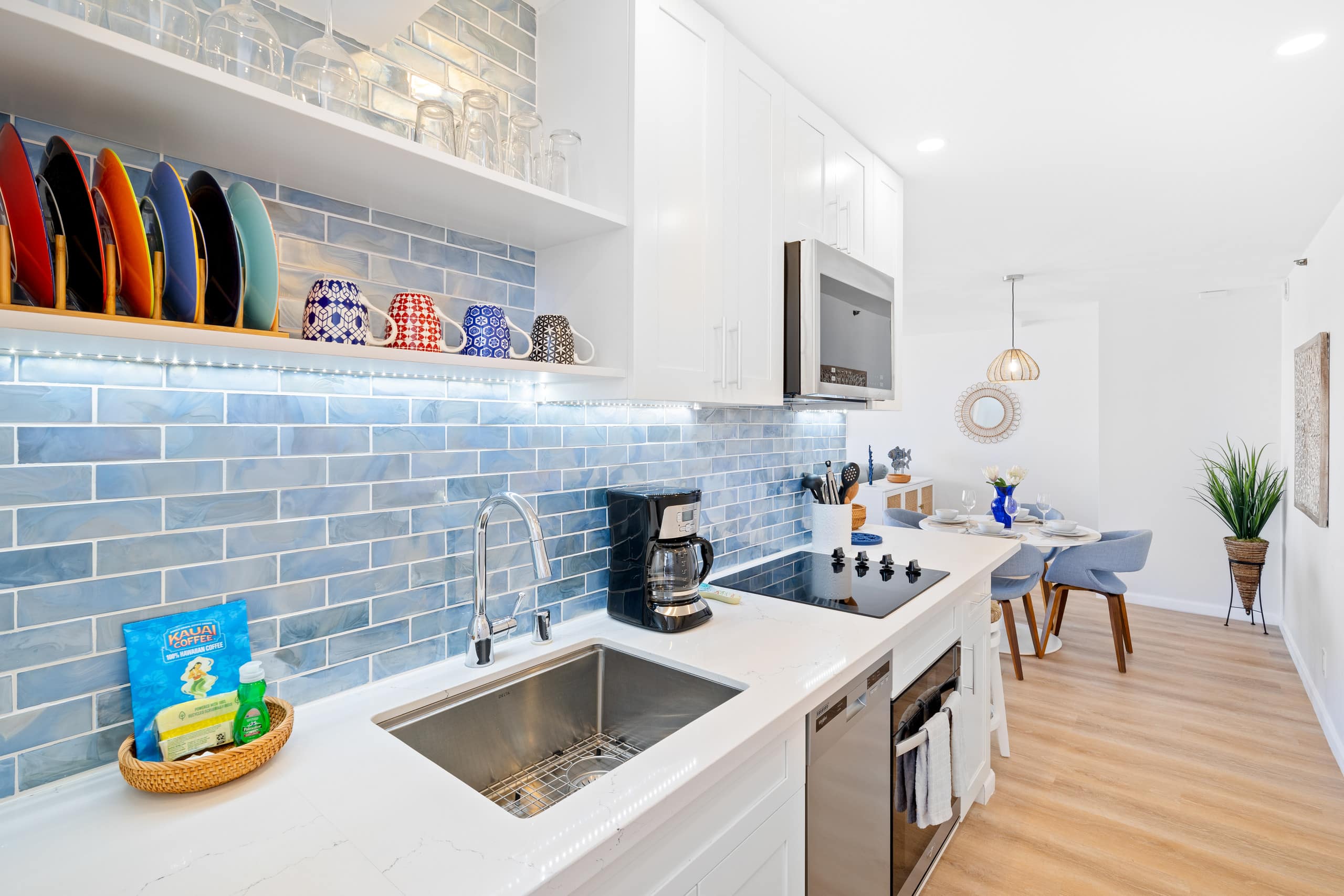Condo in Honolulu · ★4.9 · 1 bedroom · 2 beds · 1 private bath - Image 19