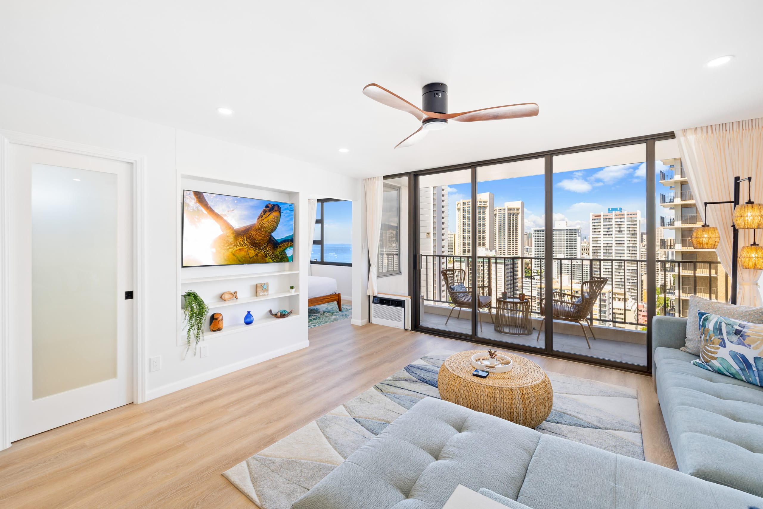 Condo in Honolulu · ★4.9 · 1 bedroom · 2 beds · 1 private bath - Image 8