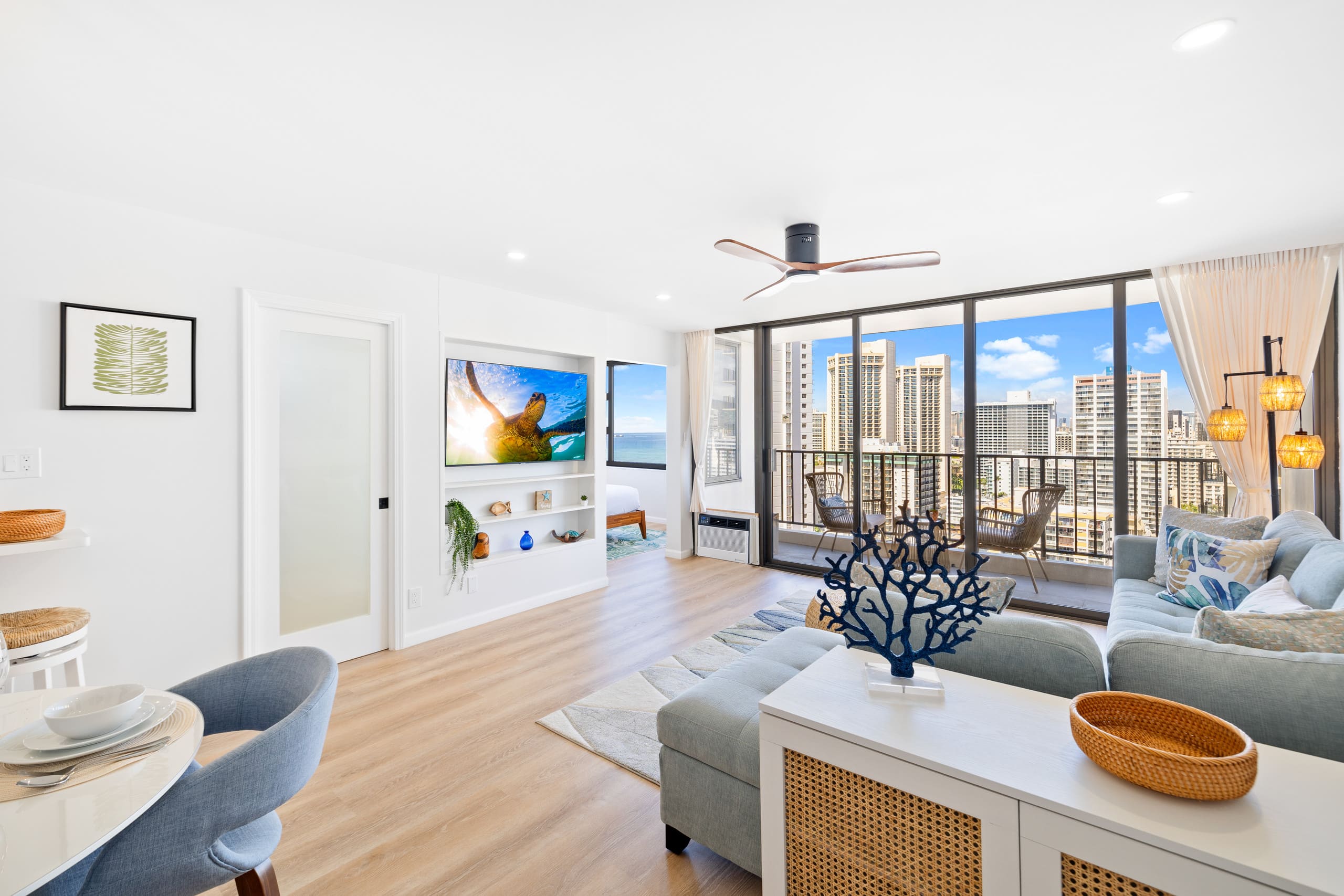 Condo in Honolulu · ★4.9 · 1 bedroom · 2 beds · 1 private bath - Image 2