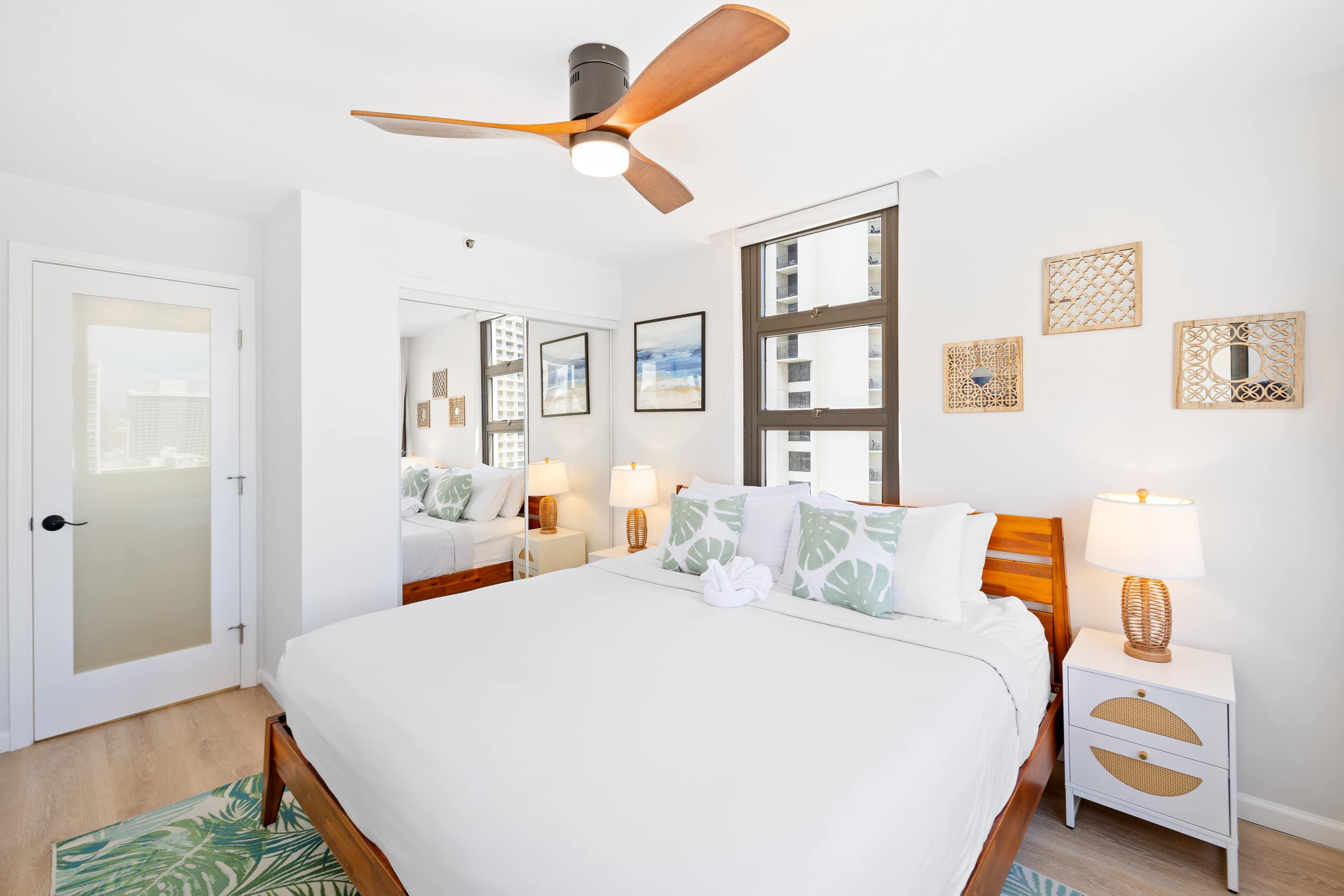 Condo in Honolulu · ★4.9 · 1 bedroom · 2 beds · 1 private bath - Image 27