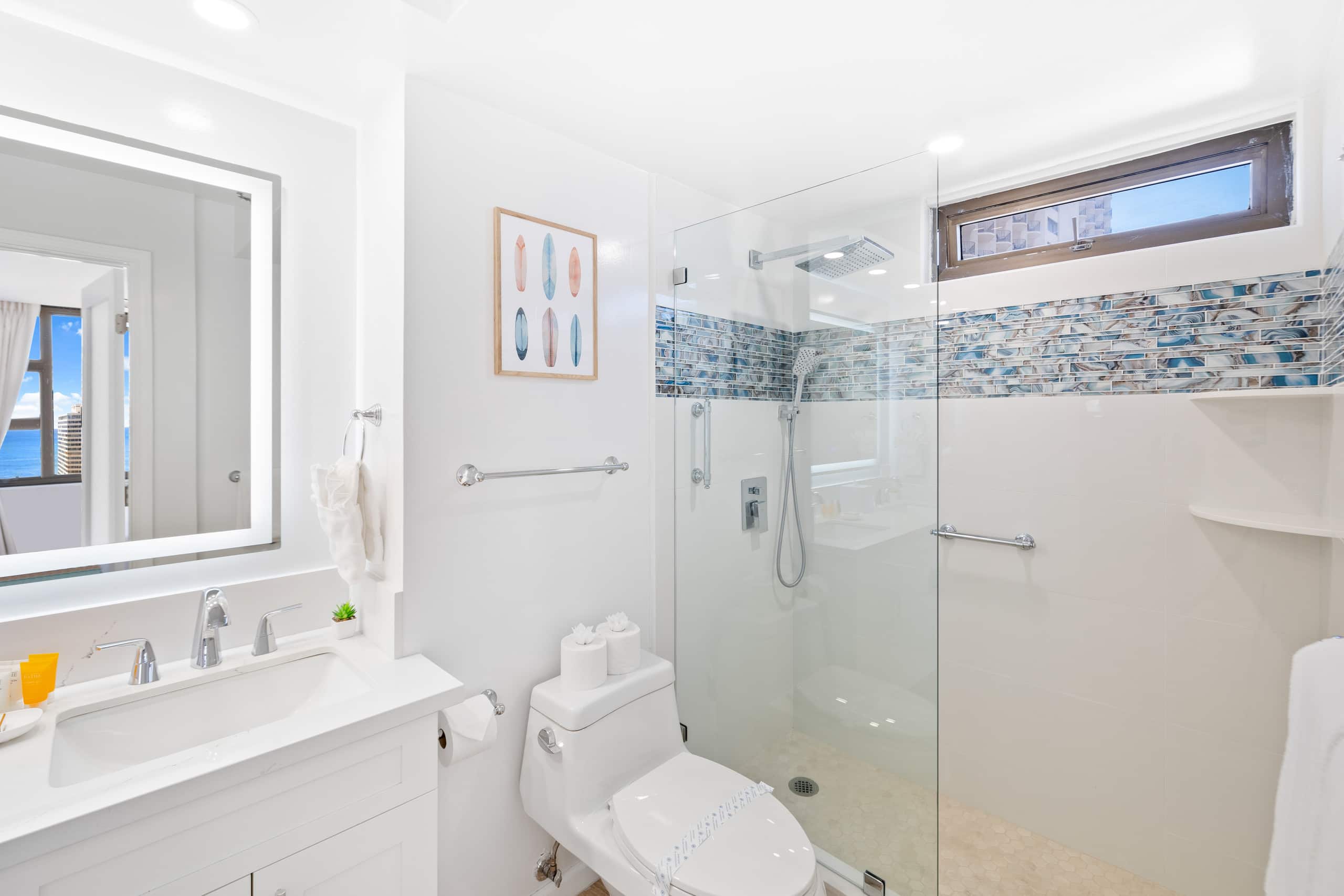 Condo in Honolulu · ★4.9 · 1 bedroom · 2 beds · 1 private bath - Image 34