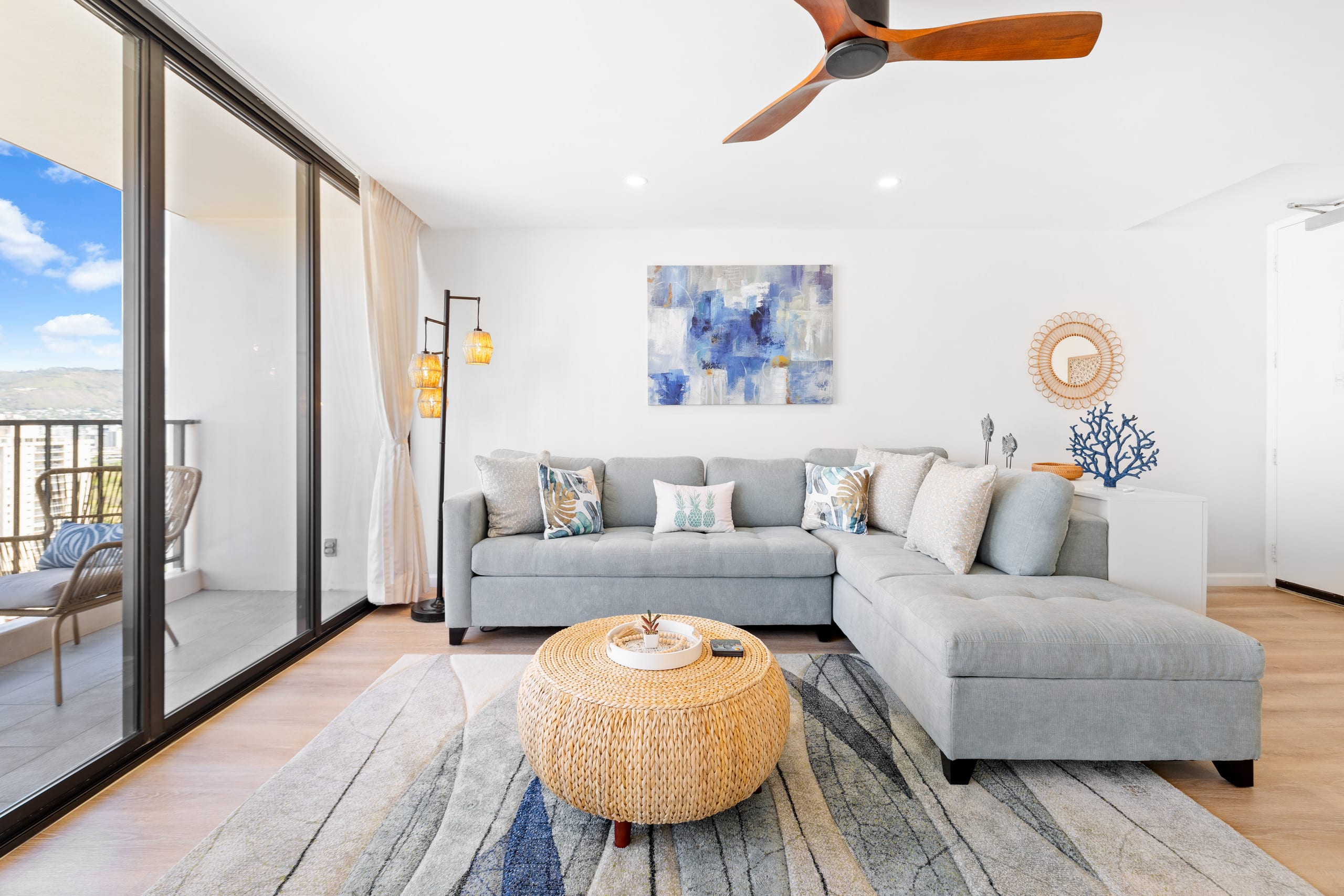 Condo in Honolulu · ★4.9 · 1 bedroom · 2 beds · 1 private bath - Image 6