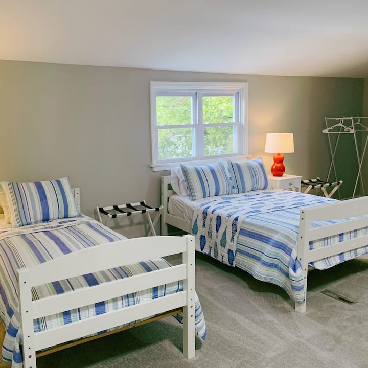 Dormitorio 3: The Crew 's Quarters