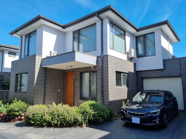 4 bedroom with 2master bedroom 3 bathroom 4 toilet