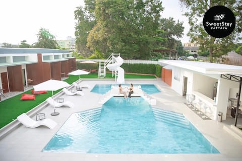 Big Alice Pool Villa by SweetStay Pattaya