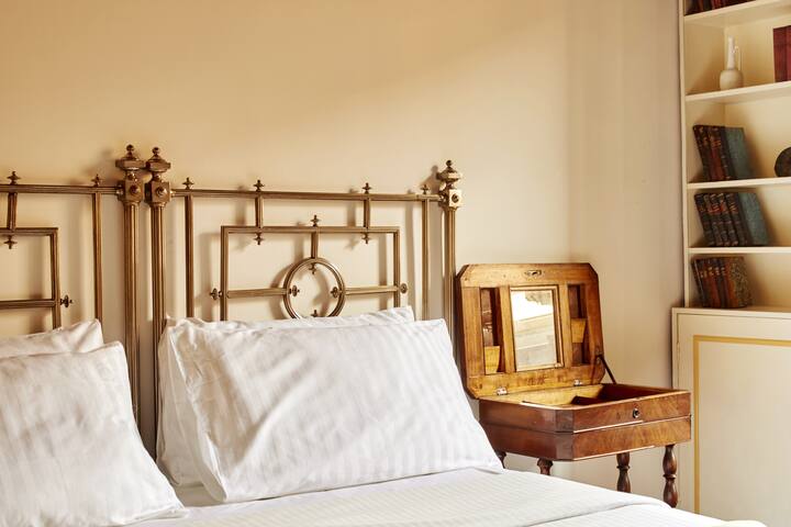 Trevikite: marvelous house at the Trevi Fountain gallery image 4