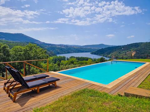 Traveler's House by the Douro Valley