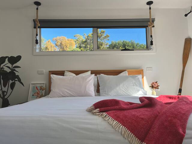 Viola – Freycinet. A coastal holiday retreat! gallery image 3