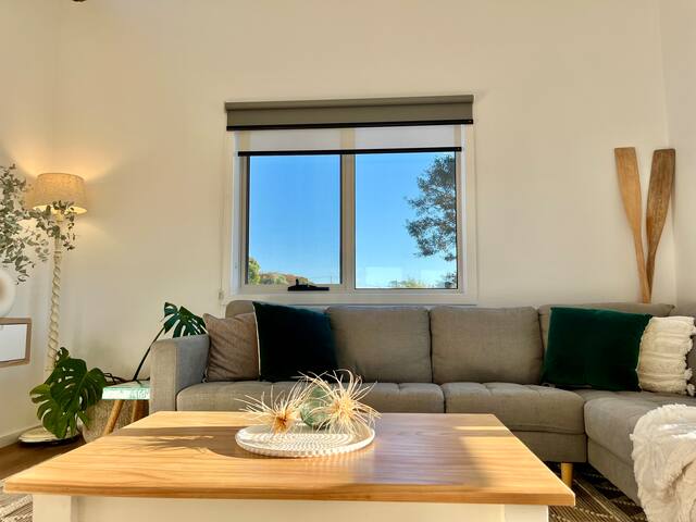 Viola – Freycinet. A coastal holiday retreat! gallery image 4