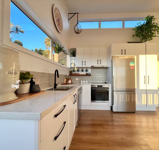 Viola – Freycinet. A coastal holiday retreat! gallery image 2