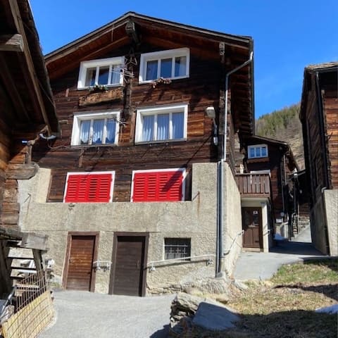 Apartment in old house Berghalde in Saas Grund.