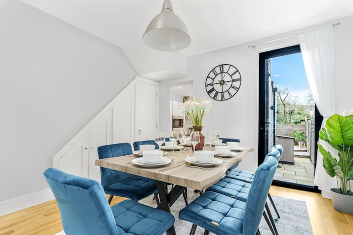 Stylish 4 bedroom family home