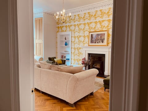 Successful Airbnb property: Luxury Glasgow West End Apt. in Glasgow City