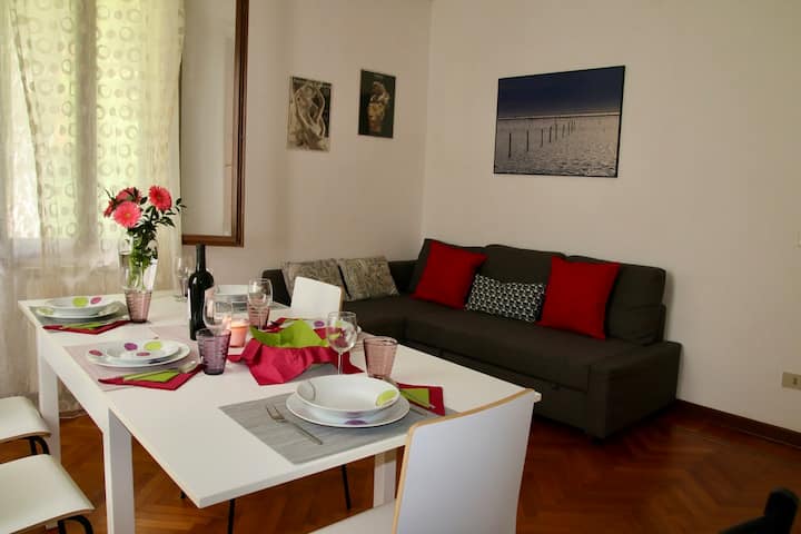 Lido Island: Bright Stay With Private Garden, Ac - Venice