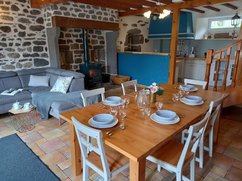 Family cottage in the Heart of the Volcanoes 8 to 10 people