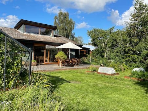 Unique beautiful cottage in the 1st row