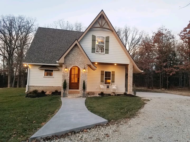 New Build, 2023! Woodland Haven Storybook Cottage Cottages for Rent in Fair Grove, Missouri
